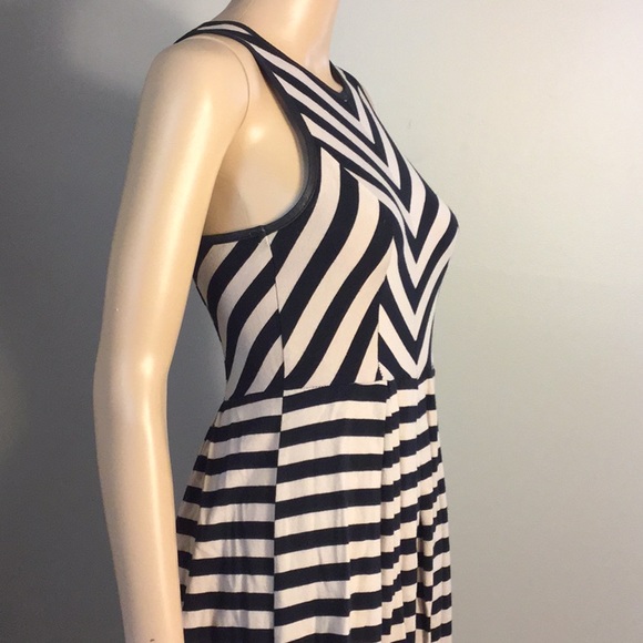 MAX & RILEY SLEEVELESS STRETCHY STRIPED MINI DRESS - Picture 5 of 9